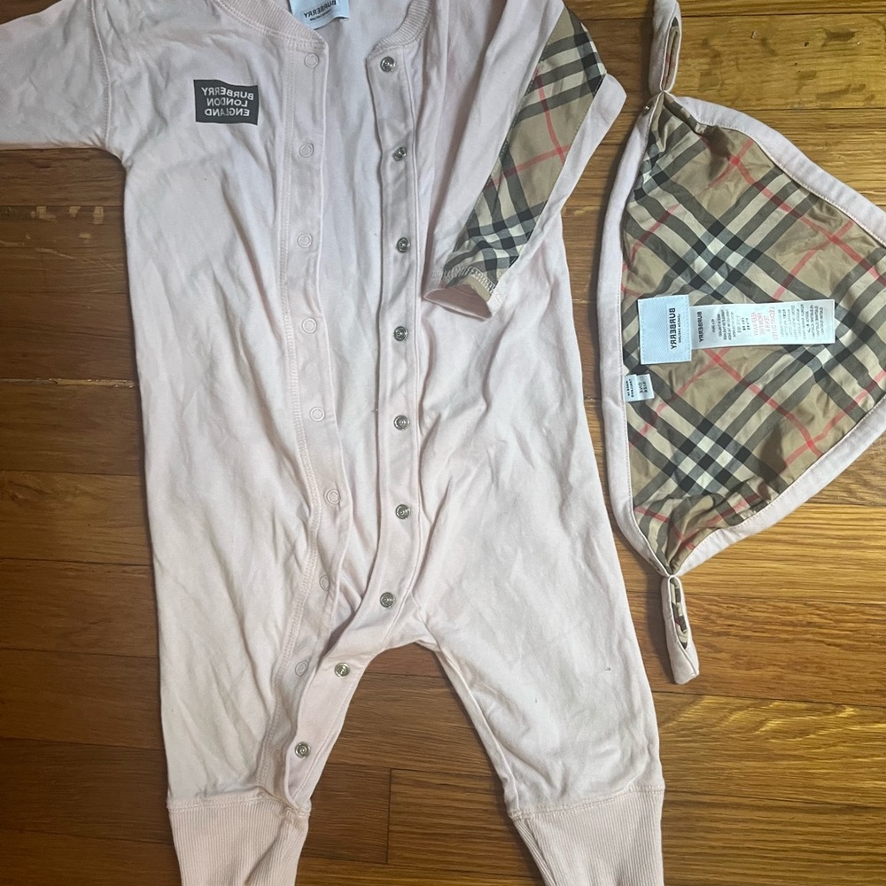 Burberry Kids Light Pink Footie with Checkered Accents